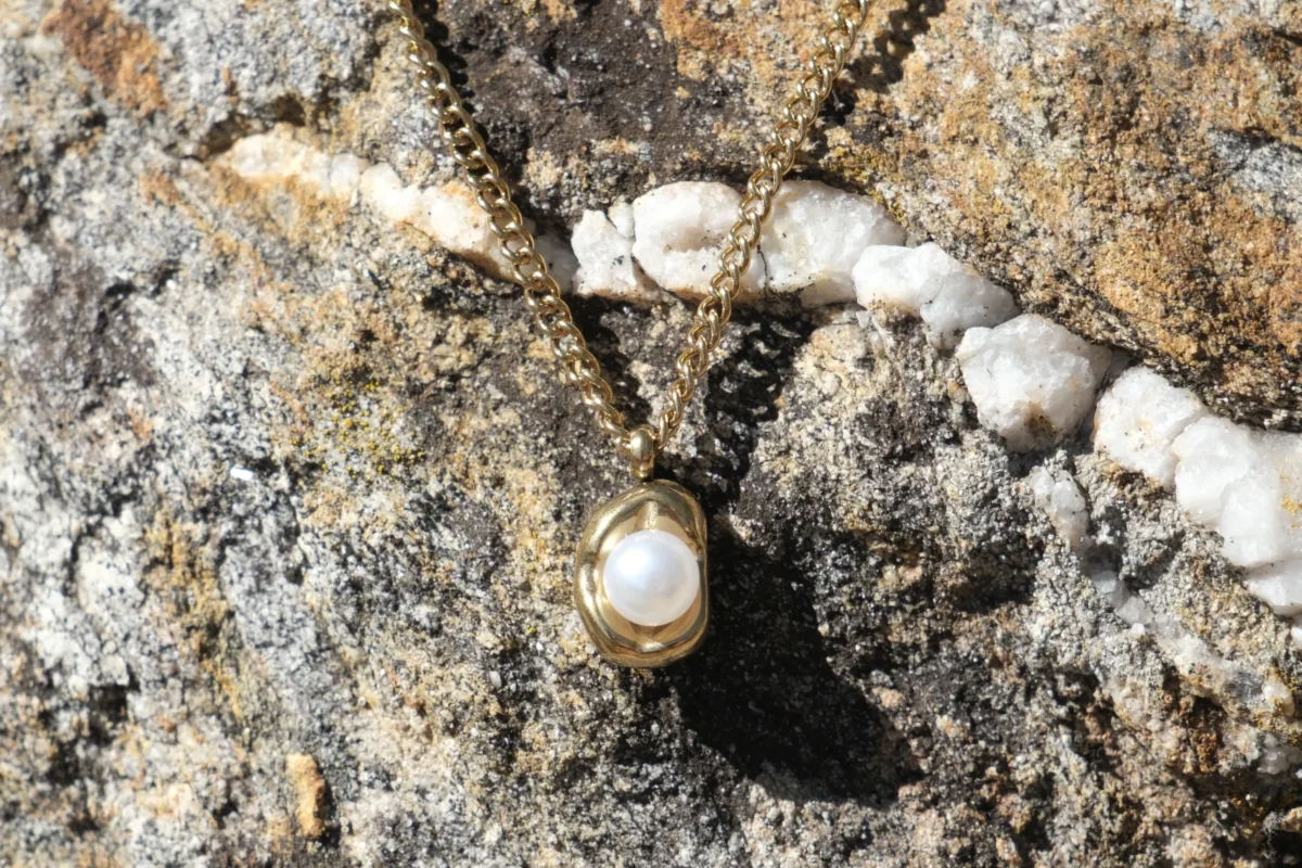 Behind the Stratum Stone brand